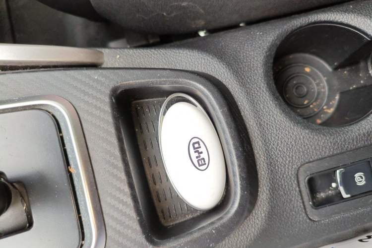 Used BYD Yuan New Energy 2018 EV360 Smart Connected Cool Model
