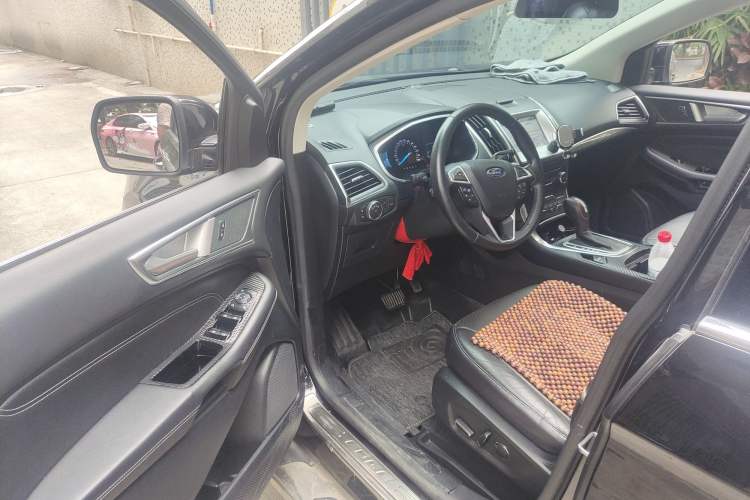 Used Ford Edge 2016 EcoBoost 245 Four-Wheel Drive Titanium Edition 7-Seater
