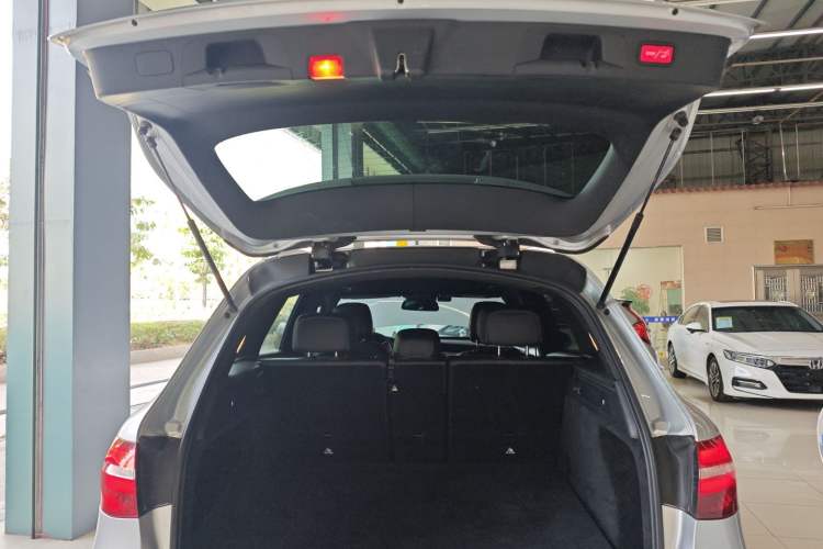 Used Mercedes-Benz GLC 2018 GLC 260 4MATIC Luxury Model
