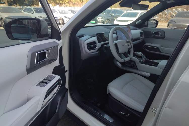 Used  Titanium 3 2025 501KM All-Wheel Drive Intelligent Driving Ultra Version