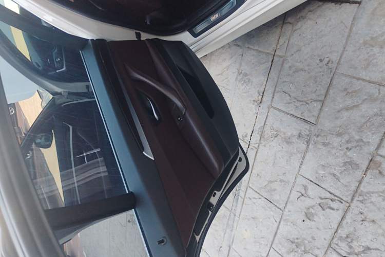 Used BMW 5 Series 2014 525Li Luxury Design Package
