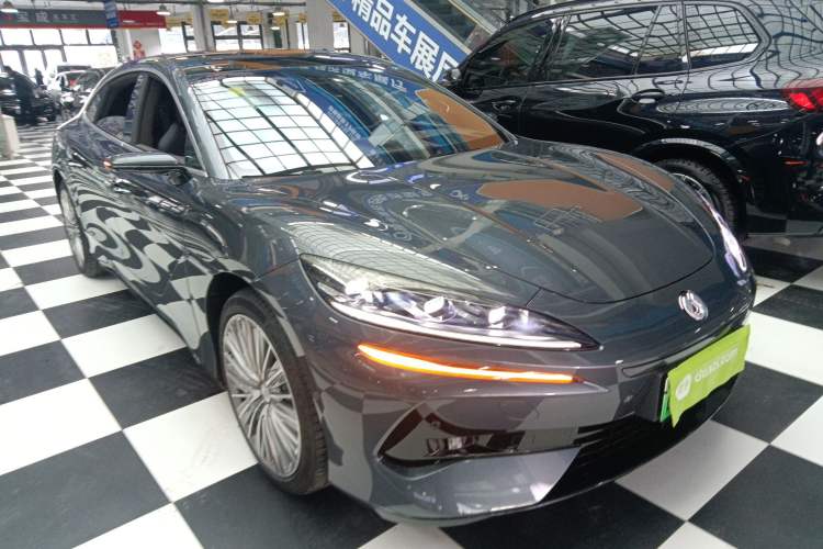 Used Denza Z9 2024 1100 km All-Wheel-Drive Ultra Version