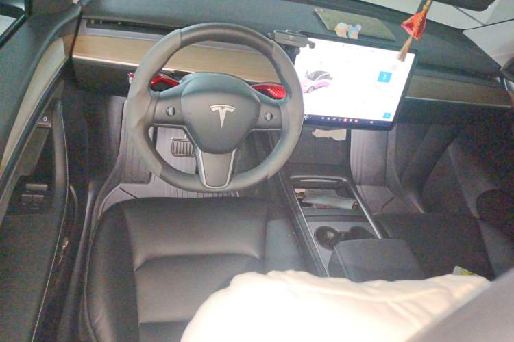 Used Tesla Model Y 2022 Rear-Wheel-Drive Version