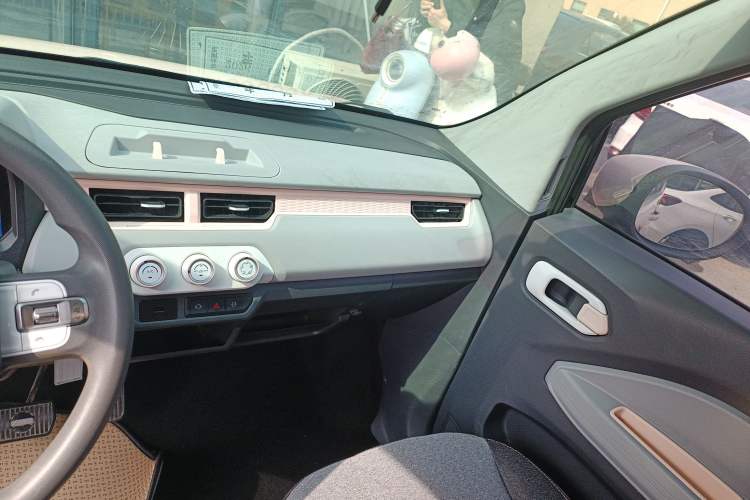 Used Chery QQ Ice Cream 2022 170km Sundae Phosphate Lithium-Ion