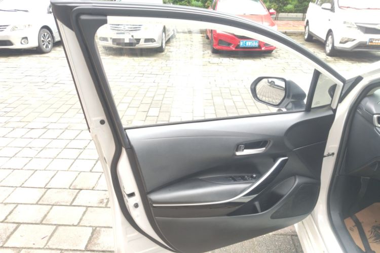 Used Toyota Corolla 2021 Dual-Motor 1.8L E-CVT Elite Edition
