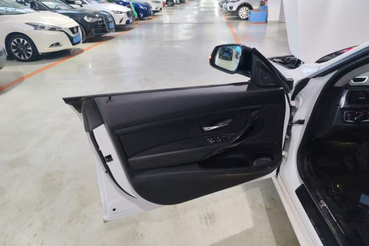 Used BMW 3 Series GT 2018 320i Sport Edition
