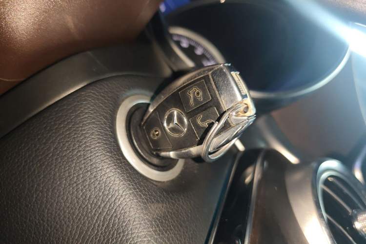 Used Mercedes-Benz GLC 2019 Facelift GLC 260 L 4MATIC Luxury Model
