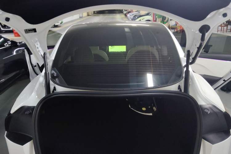 Used Tesla Model 3 2023 Rear-Wheel-Drive Version
