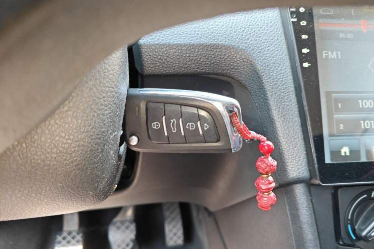 Used Volkswagen Santana 2015 1.6L Manual Fashion Edition