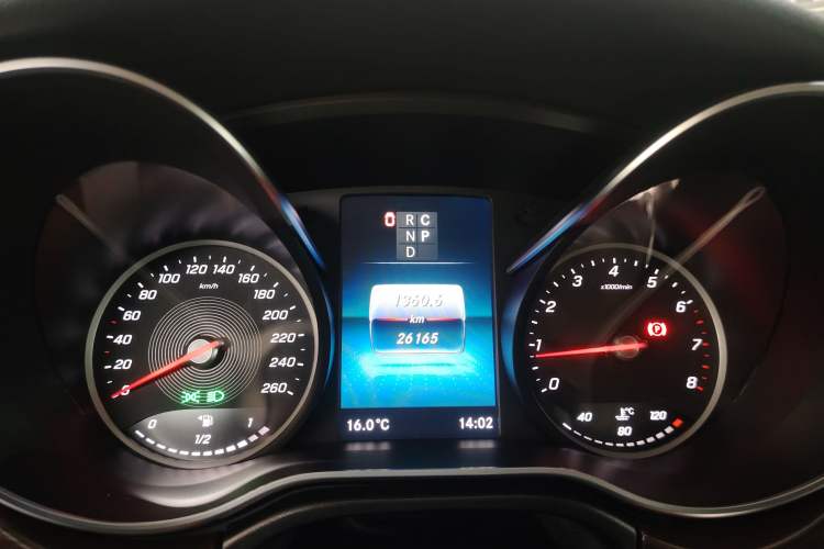 Used Mercedes-Benz V-Class 2021 V 260 Avantgarde Edition
