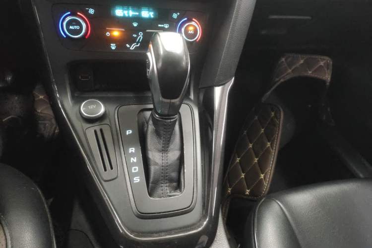 Used Ford Focus 2017 Sedan 1.6L Automatic Fashion Edition Smart Drive Version
