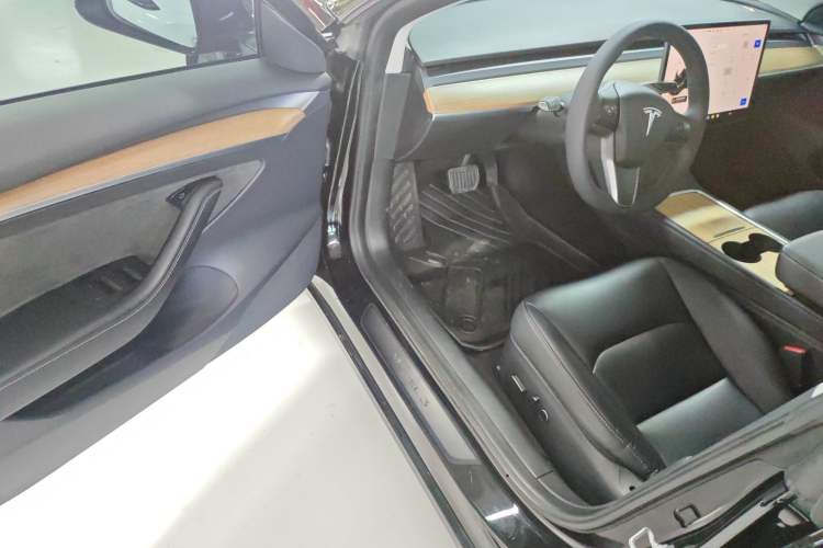 Used Tesla Model 3 2022 Rear-Wheel-Drive Version
