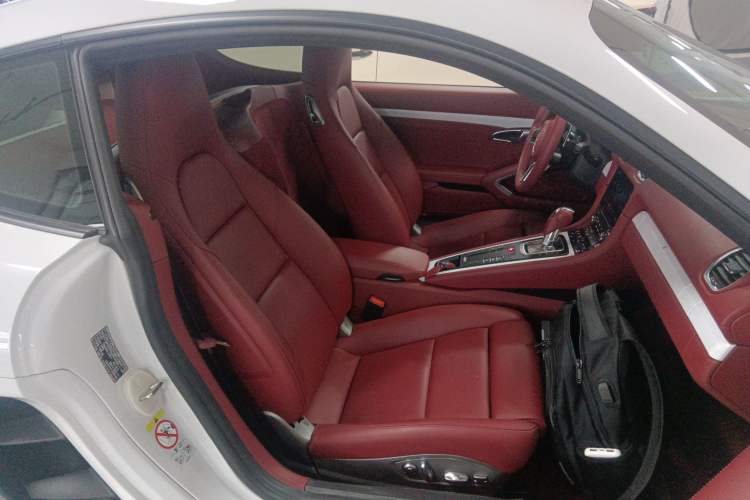 Used Porsche 718 2022 Cayman 2.0T
