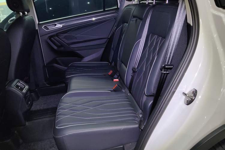 Used Volkswagen Tiguan L 2024 330TSI Automatic Two-Wheel Drive R-Line Enhanced Edition
