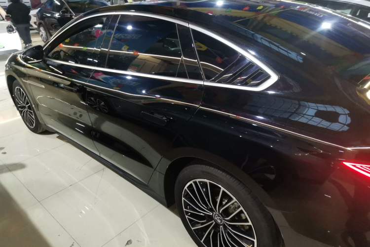 Used BYD Han 2024 EV Glory Edition 506KM Front-Wheel-Drive Premium Model
