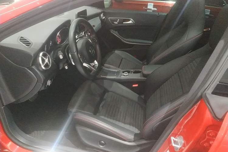 Used Mercedes-Benz CLA 2017 Refreshed CLA 220 4MATIC
