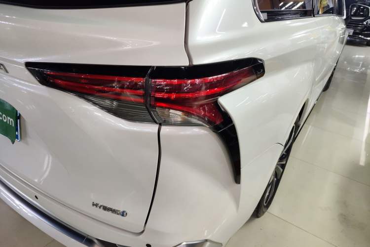 Used Toyota Granvia 2022 2.5L Hybrid Flagship Edition