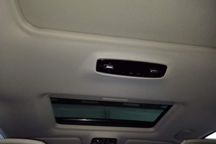 Used Roewe iMAX8 2023 400TGI Comfort Edition