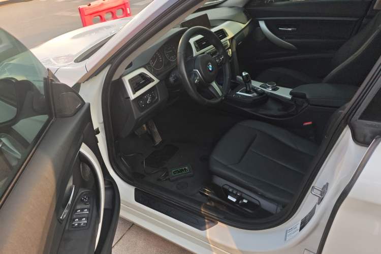 Used BMW 3 Series GT 2017 320i Sport Edition