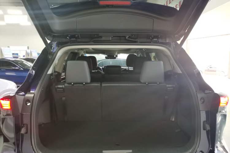 Used Toyota Highlander 2022 Dual-Engine 2.5L Four-Wheel Drive Prestige Version 7 Seats