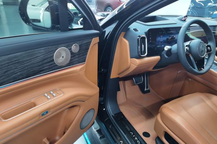 Used Hima AITO M9 2024 Range-Extended Max Edition 42 kWh 5-Seater Version
