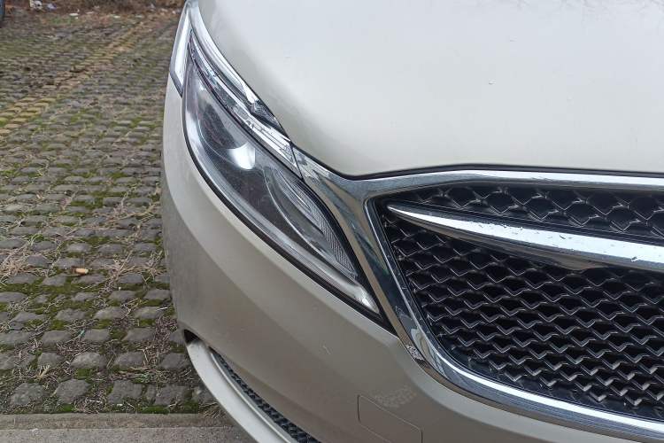 Used Buick GL8 2017 ES 28T Comfort Model China V Standard
