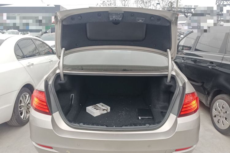 Used BMW 5 Series 2017 525Li Leading Model
