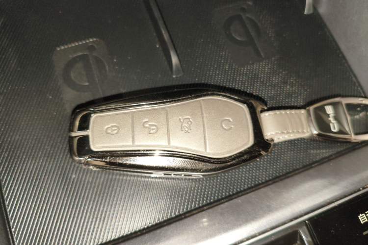 Used BYD Song PLUS New Energy 2024 HONOR Edition DM-i 150km Flagship PLUS
