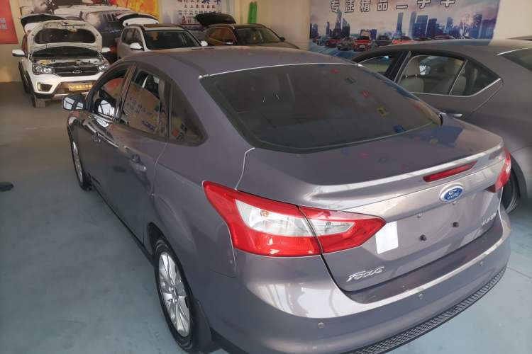 Used Ford Focus 2012 Sedan 1.6L Automatic Comfort Model
