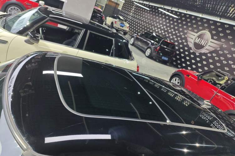 Used  MINI 2021 1.5T COOPER Classic Edition
