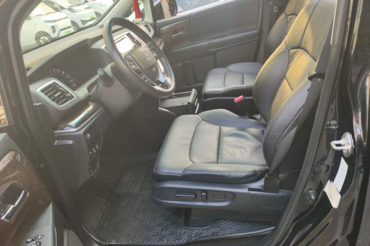 Used Honda Odyssey 2015 Updated Version 2.4L Smart Edition