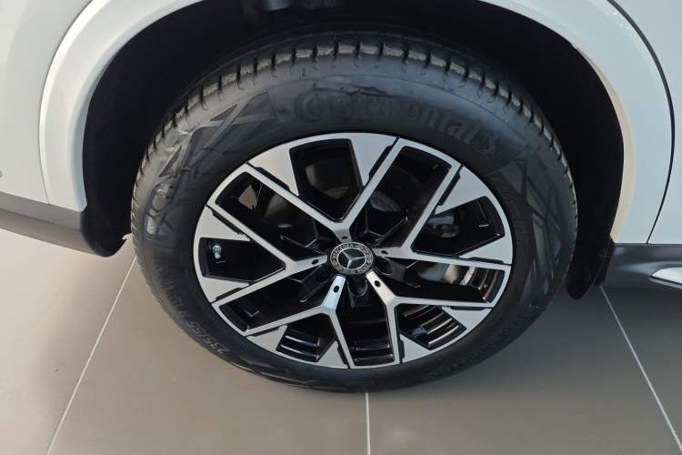 Used Mercedes-Benz GLC 2023 GLC 260 L 4MATIC Luxury Model 5 Seats