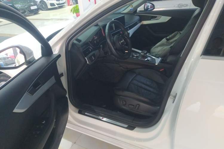Used Audi A4L 2019 40 TFSI Fashion Edition China VI Emission Standard