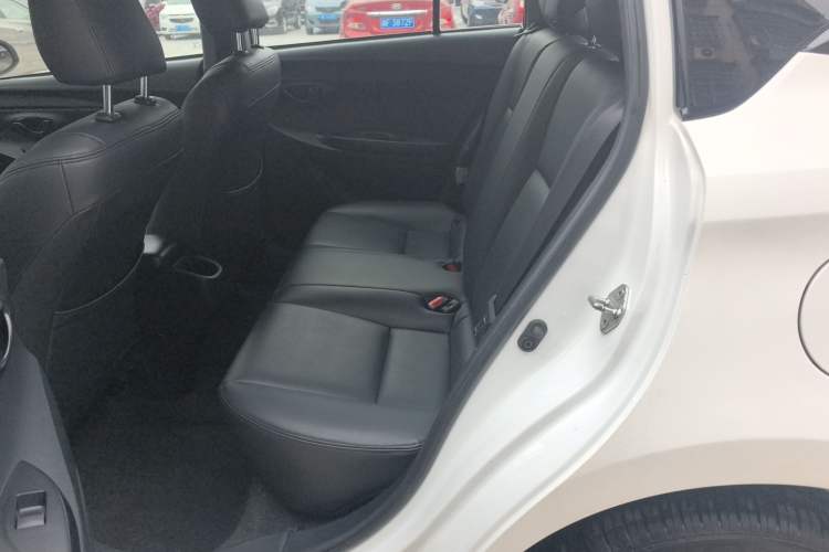 Used Toyota YARiS L 2016 Revised 1.5E CVT Charming Edition