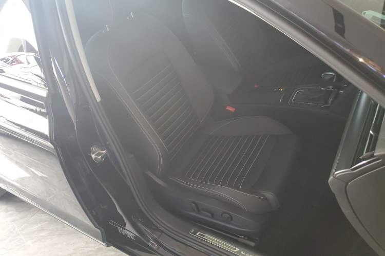 Used Volkswagen Magotan 2020 330TSI DSG Leading Model
