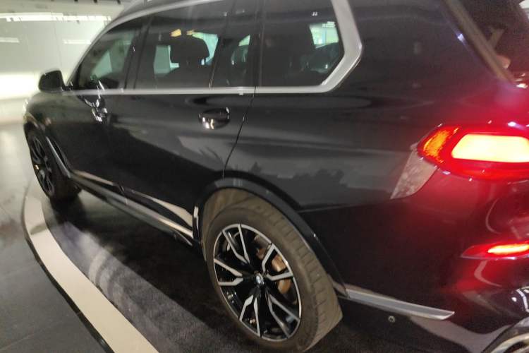 Used BMW X7 2020 xDrive40i Luxury M Sport Package