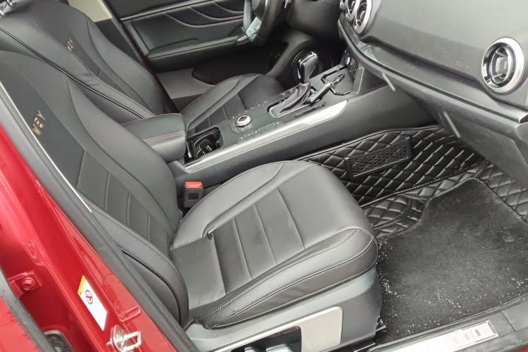 Used Wey VV5 2019 Upgraded Model 2.0T Two-Wheel Drive Ultra-Luxury Version China V Standard