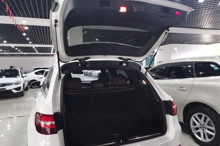 Used Mercedes-Benz GLC 2018 Facelift GLC 260 4MATIC Luxury Edition