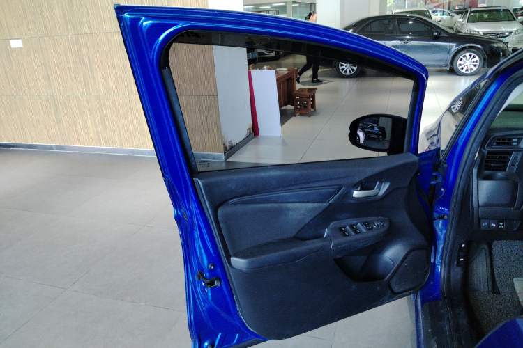 Used Honda Fit 2016 1.5L LXS CVT Comfort Sunroof Version
