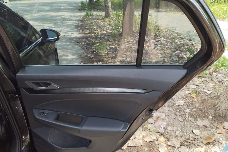 Used Volkswagen Golf 2023 Facelift 280TSI DSG R-Line Lite
