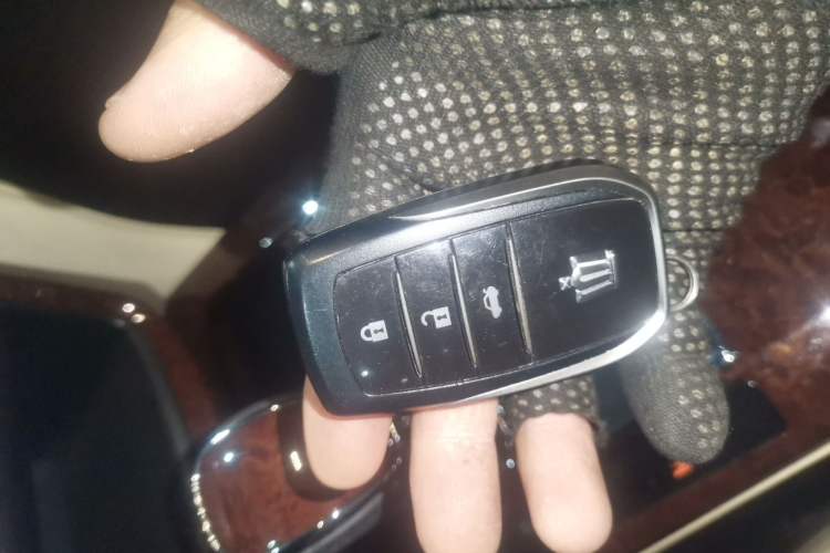 Used Toyota Crown 2018 2.0T Fashion Edition
