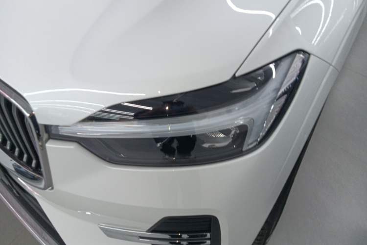 Used Volvo XC60 2023 B5 4x4 Smart Luxury Edition