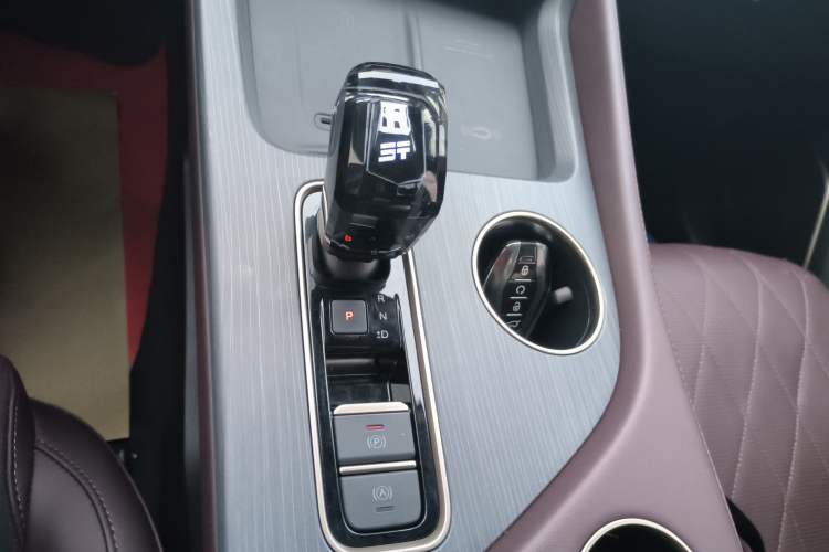 Used JETOUR X90 PRO 2024 2.0T DCT Prestige 7-Seater
