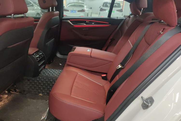 Used BMW 5 Series 2022 Second Facelift 525Li M Sport Package
