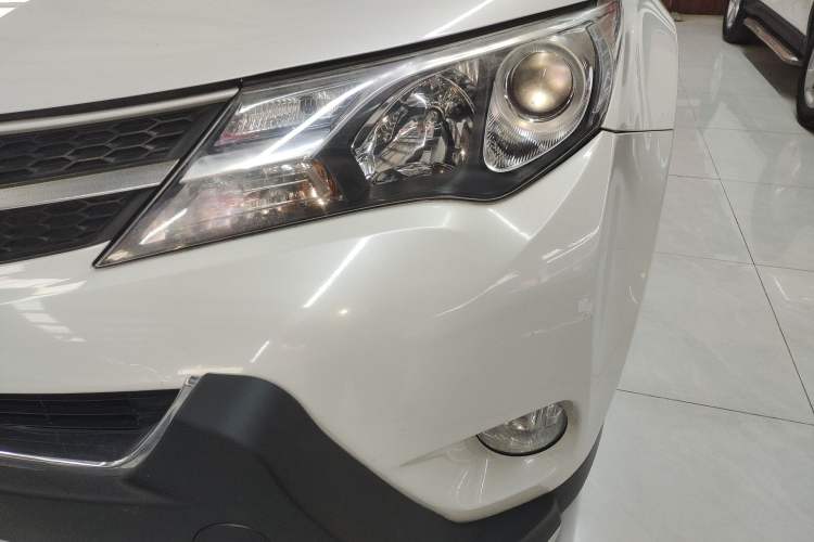 Used Toyota RAV4 2015 2.0L CVT Two-Wheel Drive Fashion Edition
