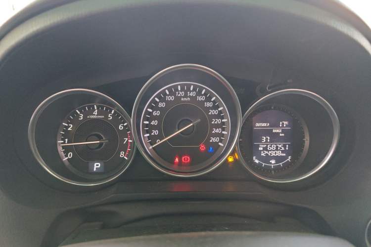 Used Mazda Atenza 2014 2.0L Blue Sky Luxury Edition
