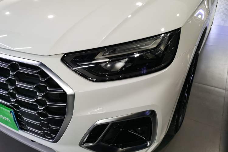 Used Audi Q5L 2022 40T Fashionable and Dynamic Model
