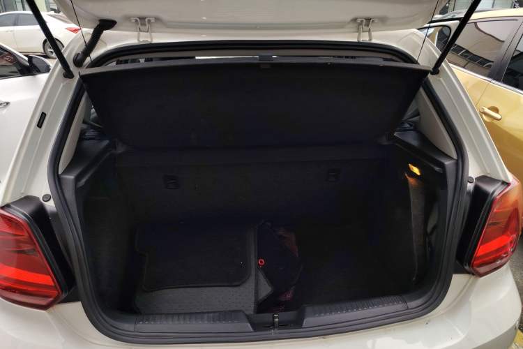 Used Volkswagen Polo 2016 1.4L Automatic Trendy Model
