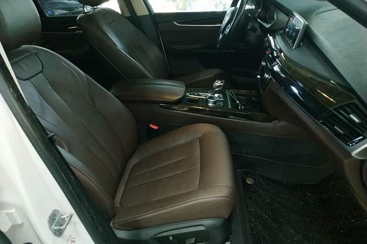 Used BMW X5 2018 xDrive28i
