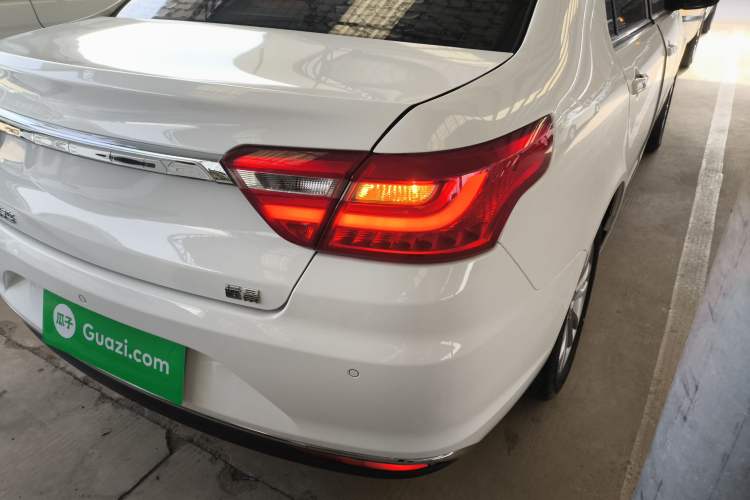 Used Geely Auto Vision 2019 Upgraded Model 1.5L CVT Luxury Version China VI Standard
